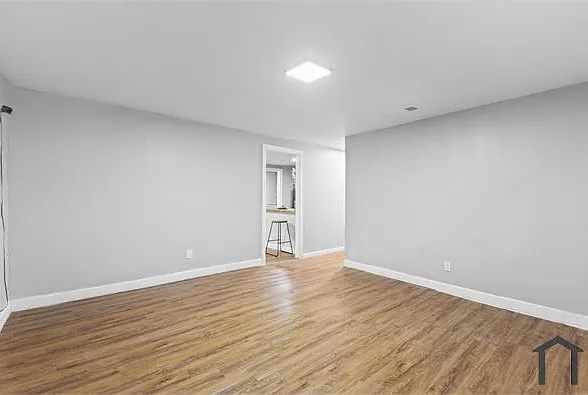 3846 Log Cabin Dr — Photo 18