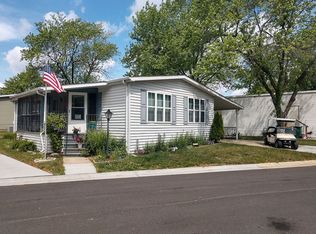 1152 Bayside Rd, Elgin, IL 60123