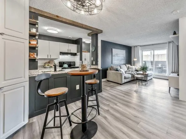 10 N Dover Point SE #106, Calgary, AB T2B 3K2