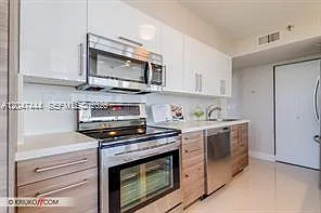 19195 NE 36th Ct #905 — Photo 21
