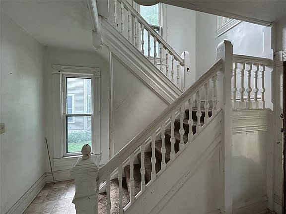 5th image of 735 20th St