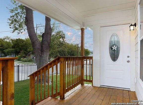 5th image of 601 Porter St