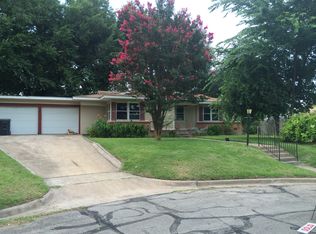 813 Lawrence Dr, Waco, TX 76710