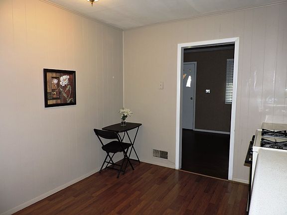 4th image of 52067 Prescott Ave
