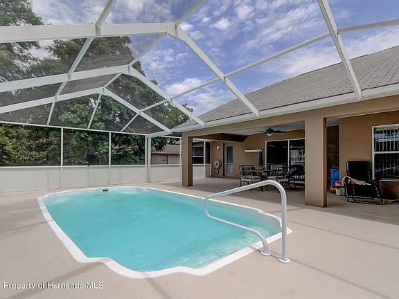 3rd image of 5275 Dellbrook Ave