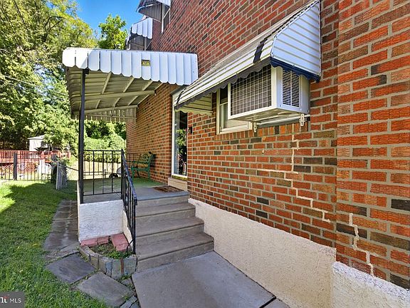 4th image of 706 Hagner St