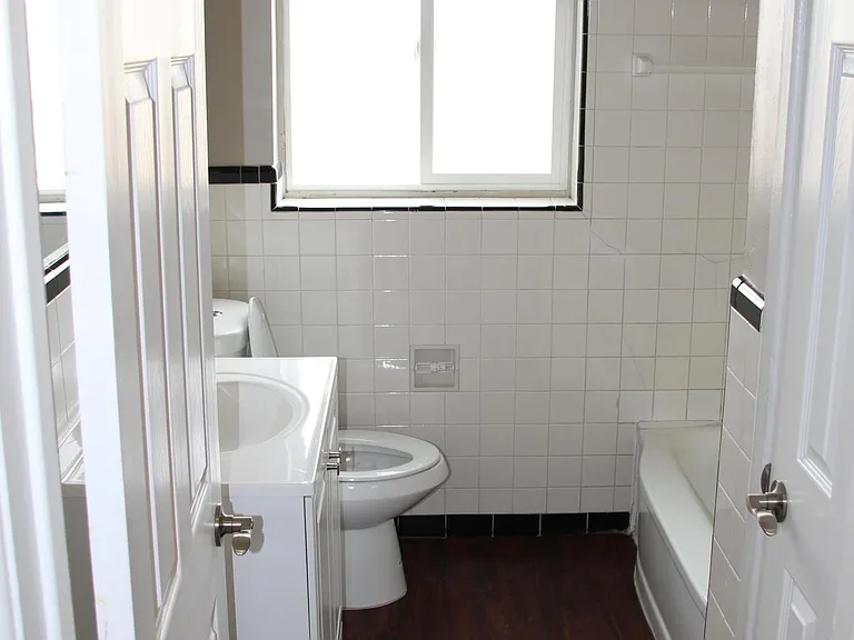 3720 N Fillmore St — Photo 9