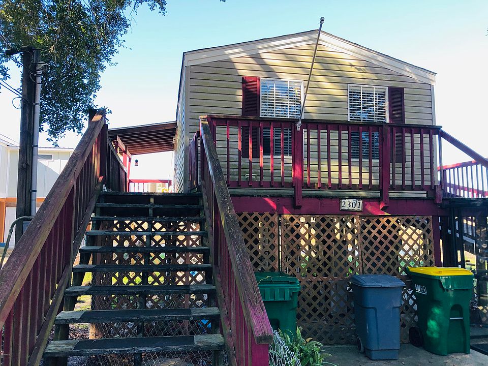 1st image of 2301 E Simmons Bayou Dr