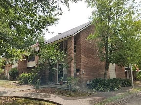 2nd image of 2151 Stonehenge Ave