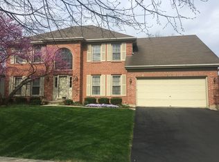 352 Millcreek Ln, Naperville, IL 60540