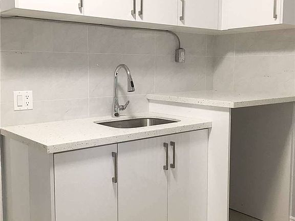 2nd image of 1104 College St Floor 2