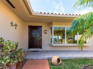 18620 N Bay Rd, Sunny Isles Beach, FL 33160