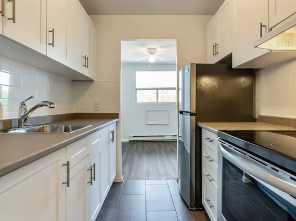 Pontiac Court Highrise