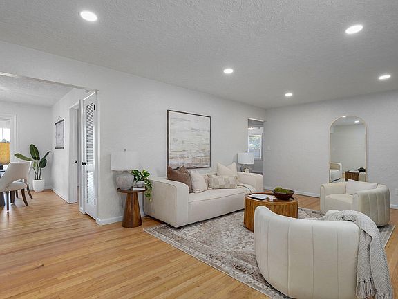 5th image of 652 W University Street