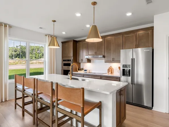 320 Martins Lndg #507, North Reading, MA 01864