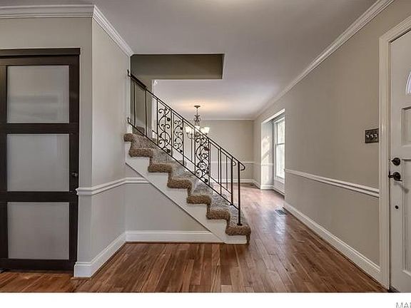 3rd image of 527 Holshire Way