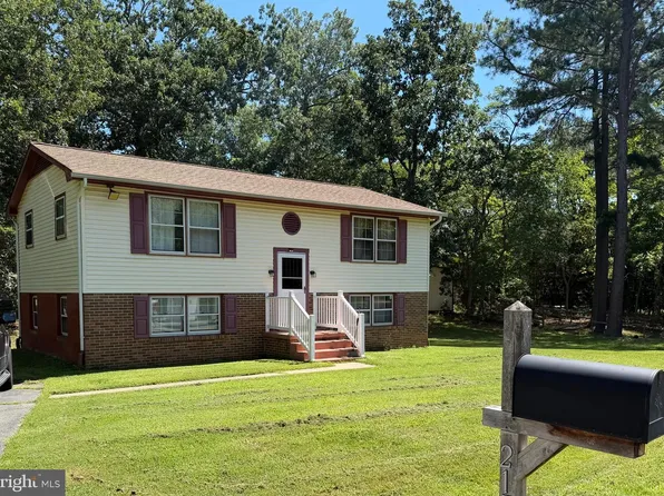 21700 Genesta St, Lexington Park, MD 20653