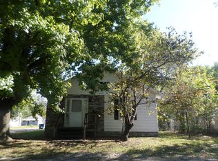 302 S Ward St, Benton, IL 62812