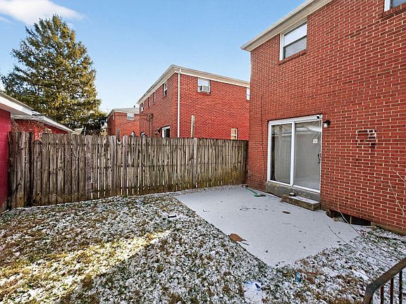 3rd image of 4084-4086 Larry Pl