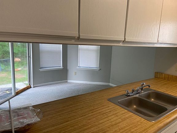 4th image of 2104 Charles Cudd Ct