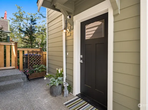 2744 Welcome Lane NW, Bainbridge Island, WA 98110