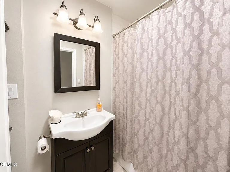 7330 Satsuma Ave — Photo 15