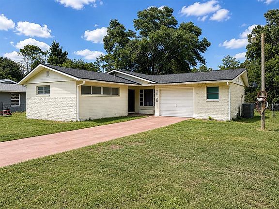 2nd image of 21136 SW HONEYSUCKLE STREET
