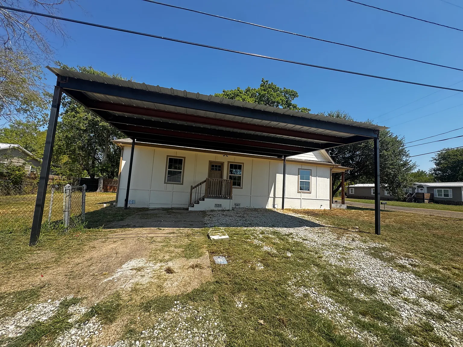 3 bed, 1350 sqft, $1,800 — Photo 3