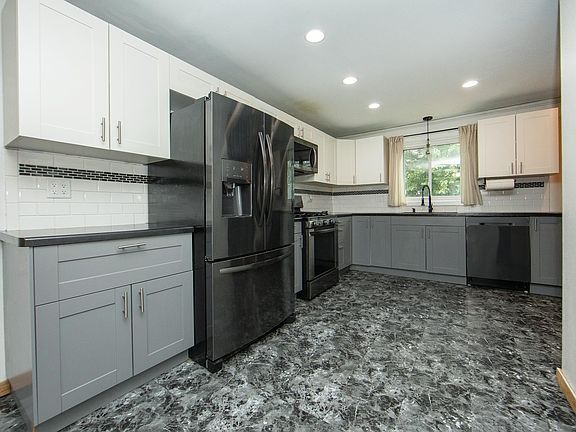 2nd image of 408 2nd Ave SW