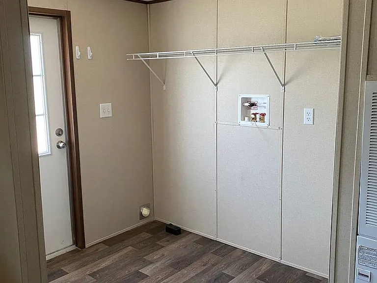 105 Foster Ferry Dr — Photo 12