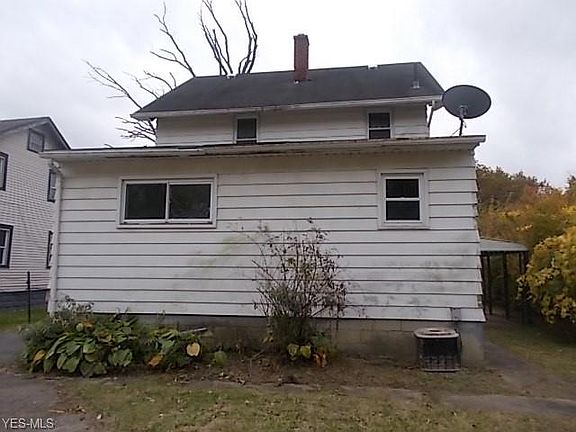 2nd image of 816 W 23rd St