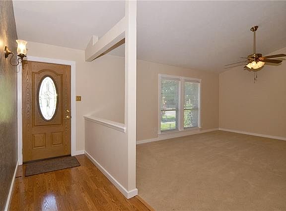 2nd image of 214 Carolina Ct