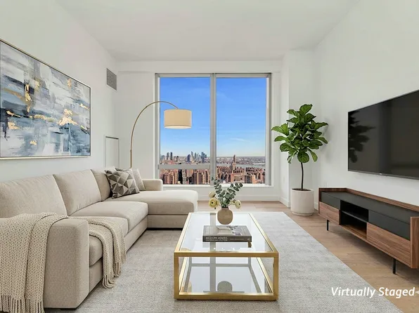 252 South St, New York, NY