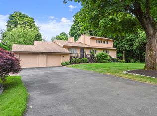 610 Garden St, Trumbull, CT 06611