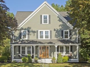 565 Franklin St, Reading, MA 01867