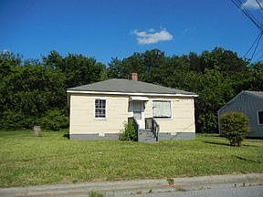 1st image of 305 W Camel St