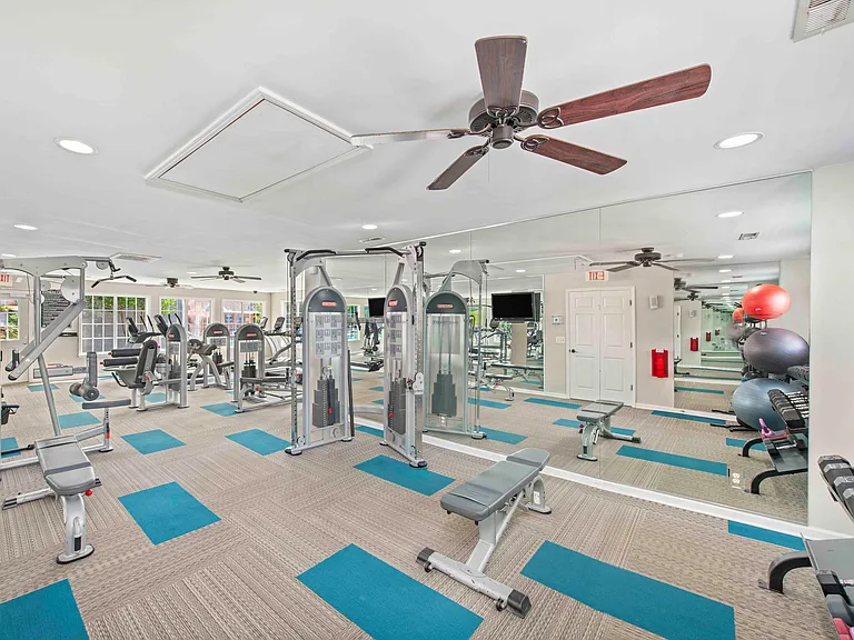 MAA Brentwood — Photo 15