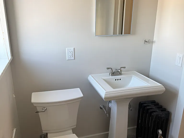 211 S 37th St #204 — Photo 12