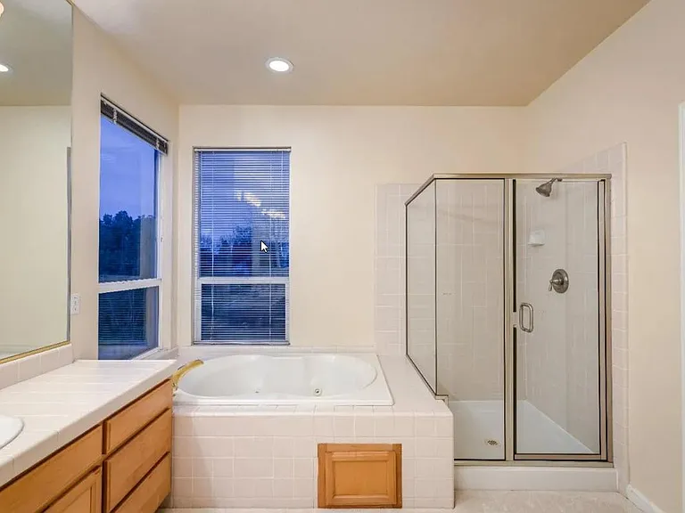 2147 Falcon Ridge Dr — Photo 17