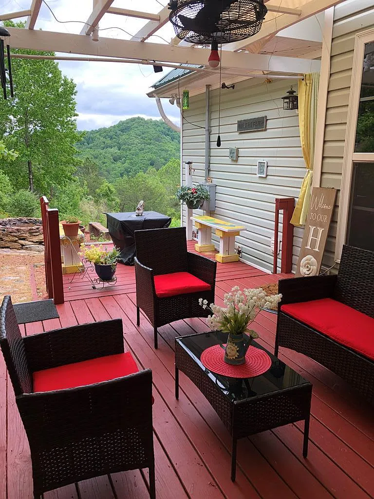 3 bed, $2,100 — Photo 1