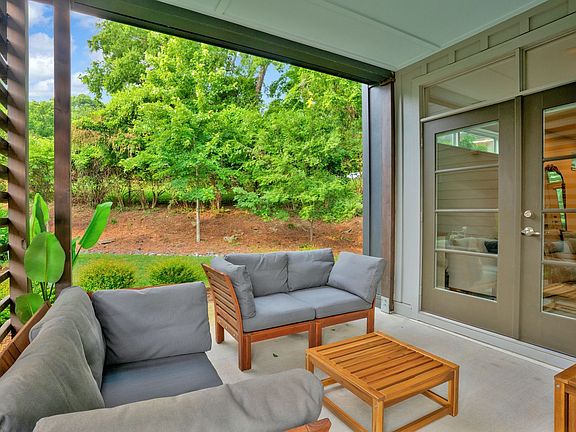 2nd image of 2522 Colbert Dr