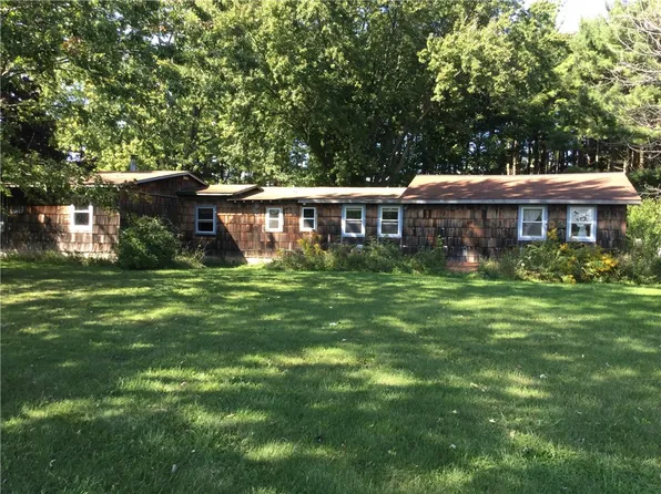 15407 E Lee Rd, Holley, NY 14470