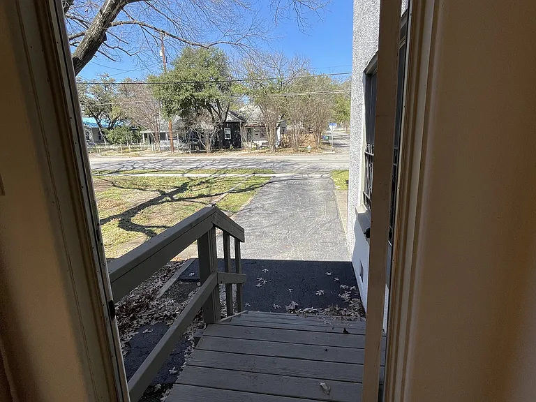 326 E Mistletoe Ave #3 — Photo 15