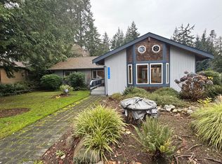 24318 100th Ave W, Edmonds, WA 98020