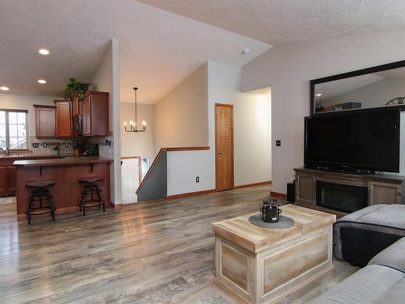 5th image of 1810 S Canyon Woods Ln