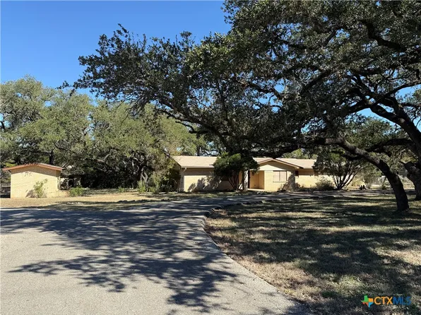 3290 River Oaks Dr, New Braunfels, TX 78132