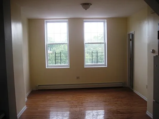 Rented by Blue Egg Realty Corp | media 23