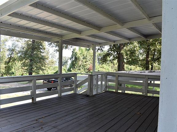 5th image of 15 Walnut Ln