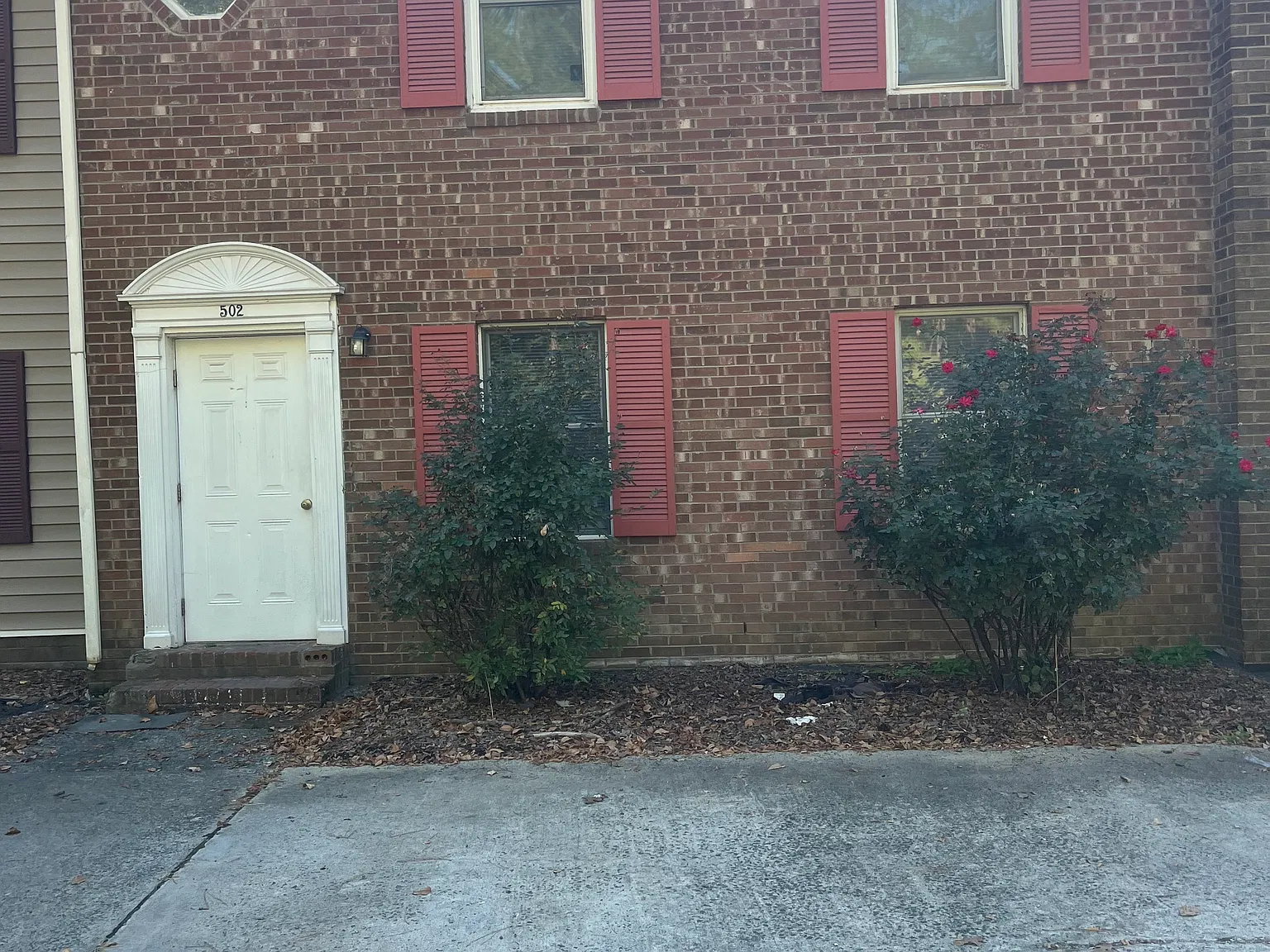 2 bed, 1000 sqft, $1,200 — Photo 1