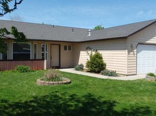 1747 NE 7th St, Redmond, OR 97756